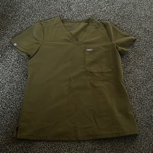 Figs Catarina scrub top martini olive